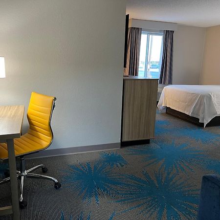 Days Inn By Wyndham Jamestown Exterior photo